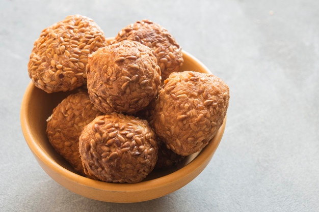 How-To-Make-Til-Ke-Laddu-goldmine-jaggery-powder-